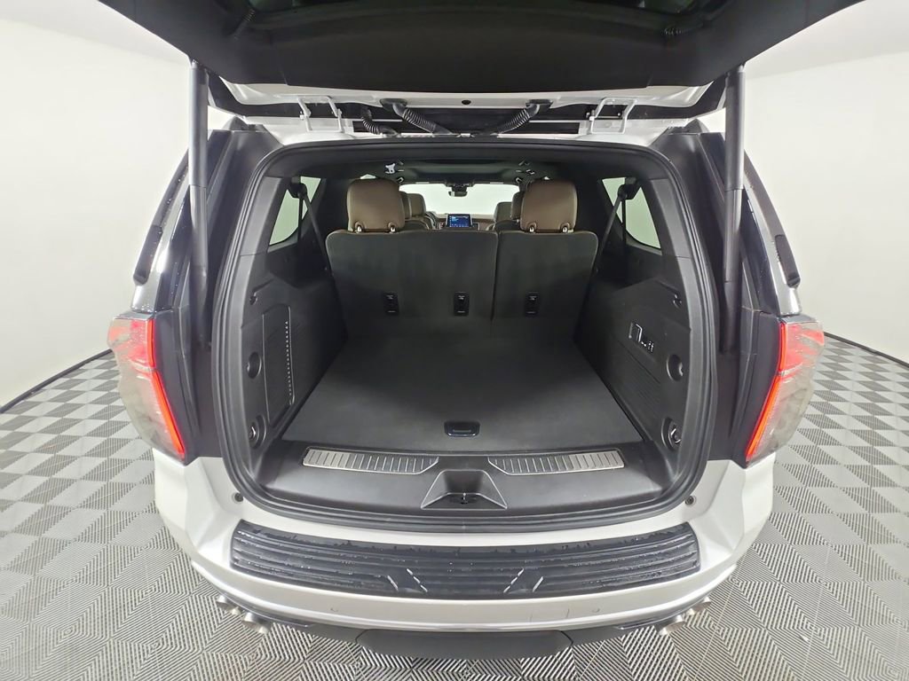 Certified 2023 Chevrolet Suburban High Country image 17