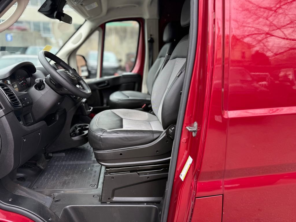 Used 2022 RAM ProMaster 2500 w/ Driver Convenience Group FWD image 11