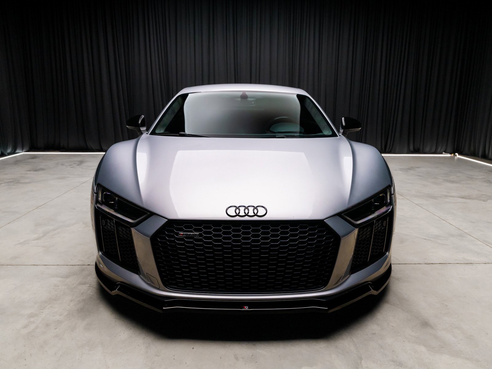 Used 2018 Audi R8 V10 w/ Premium Package image 7
