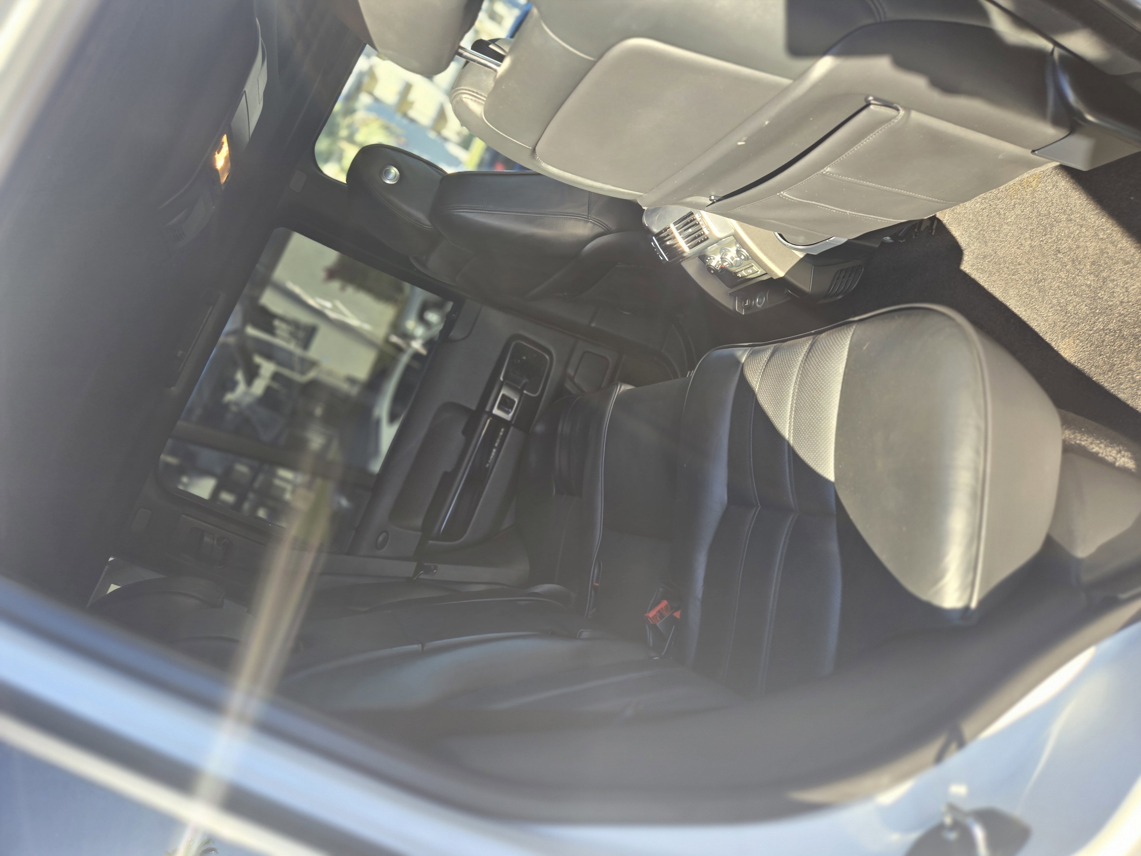 Used 2012 Land Rover Range Rover HSE LUX image 13