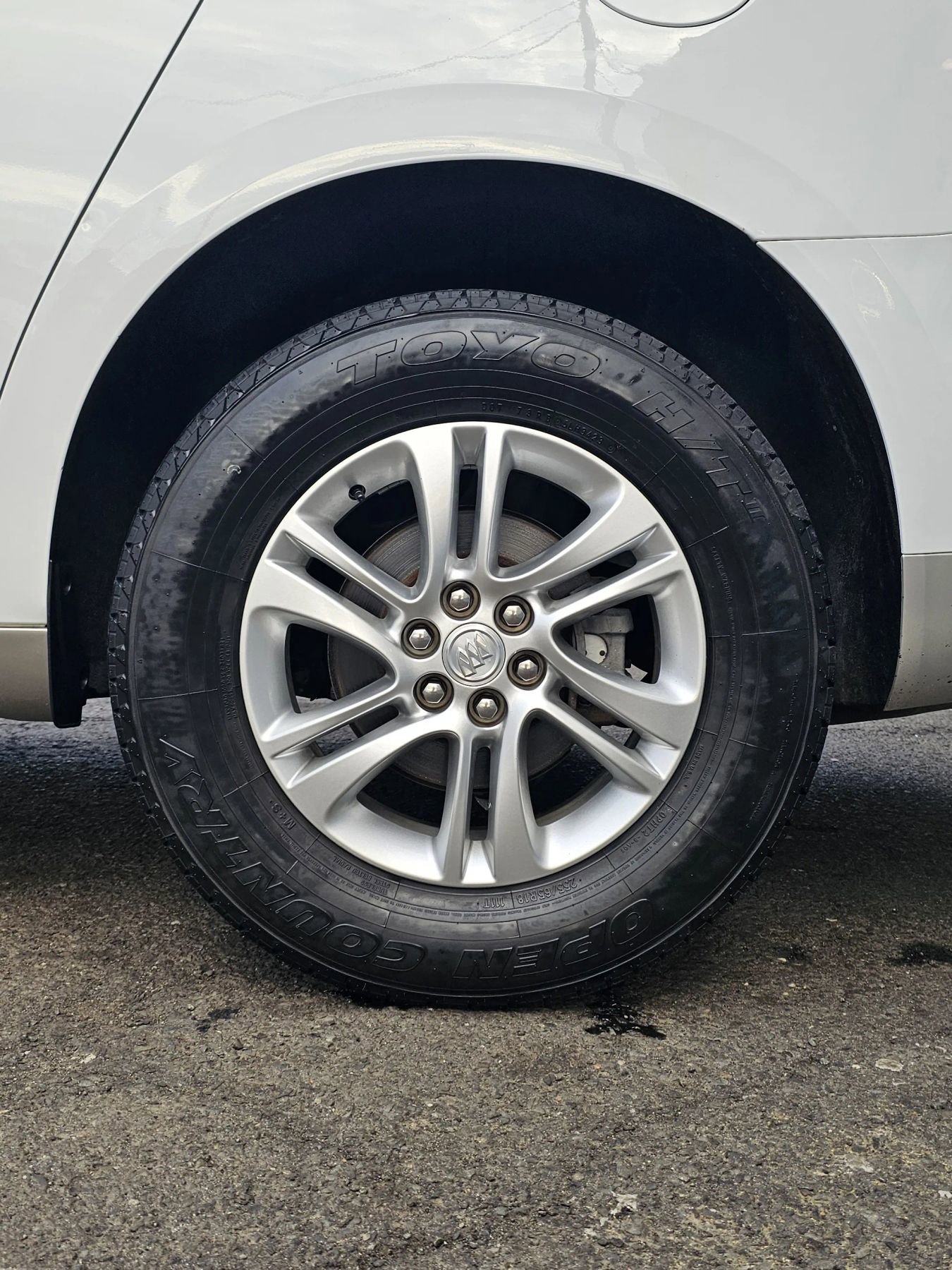 Used 2021 Buick Enclave Essence image 6