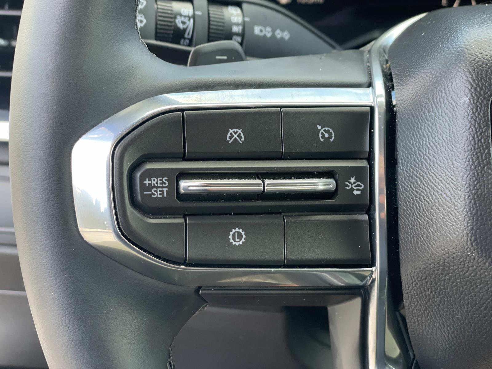 Used 2026 GMC Acadia Elevation image 11