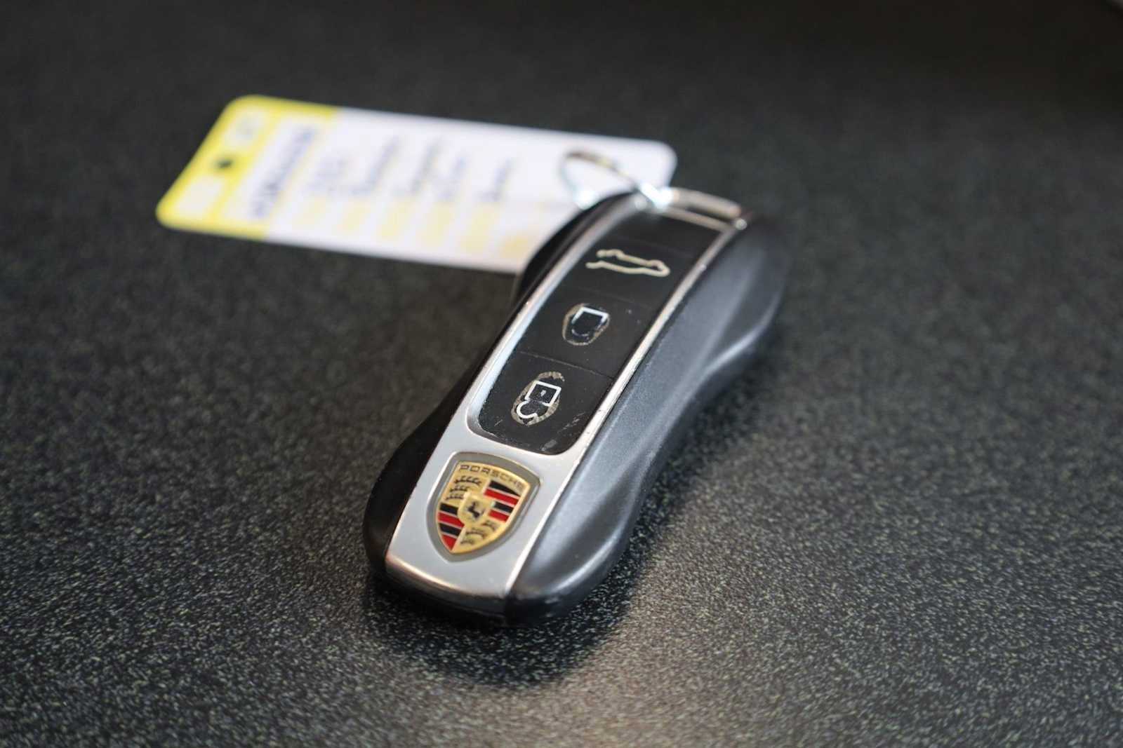 Used 2021 Porsche Cayenne image 43