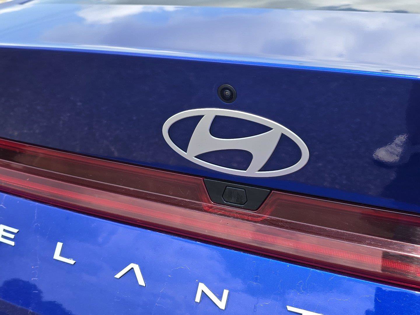Used 2025 Hyundai Elantra SEL FWD image 31