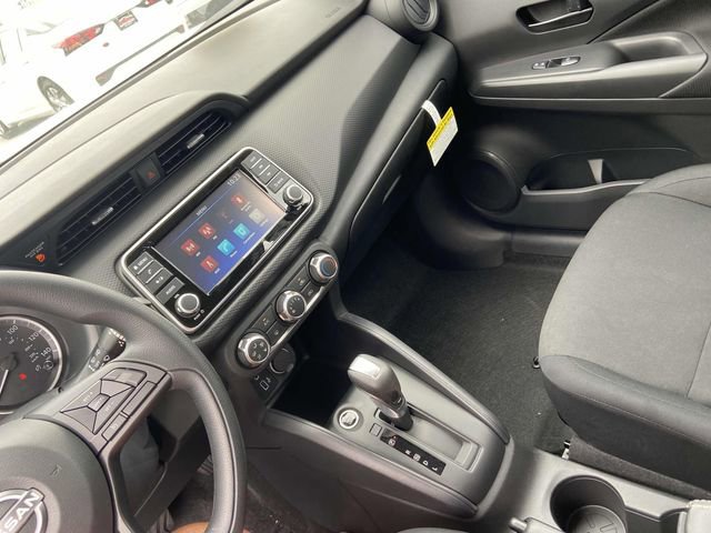 New 2025 Nissan Kicks Play S image 18