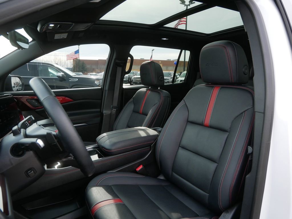 Certified 2025 Chevrolet Traverse RS w/ LPO, Floor Liner Package image 11