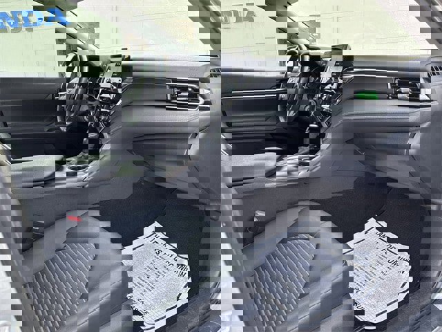 Used 2024 Toyota Camry SE image 29