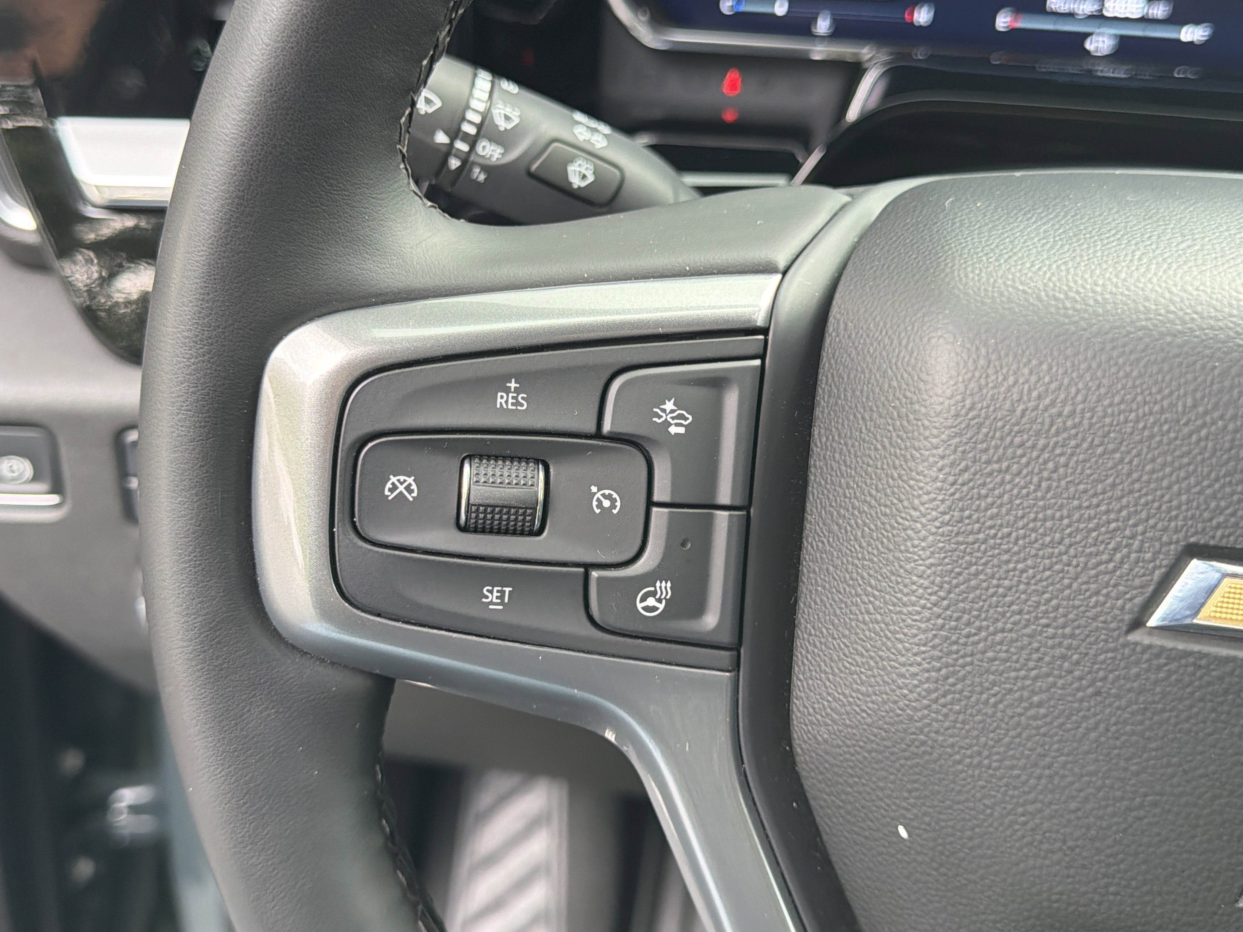 Used 2025 Chevrolet Silverado 2500 LTZ w/ LTZ Convenience Package AWD/4WD image 24