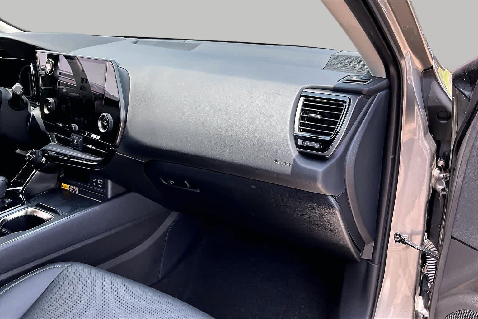 Used 2025 Lexus NX 250 FWD w/ Accessory Package (Z1) image 16