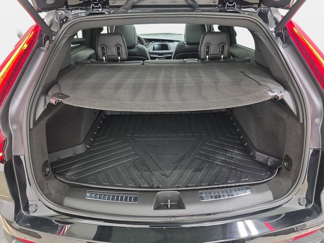 Certified 2023 Cadillac XT4 Premium Luxury AWD/4WD image 32