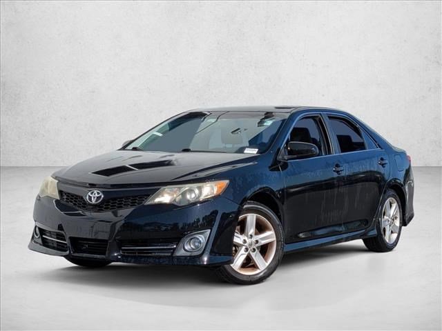 Used 2014 Toyota Camry SE FWD image 1