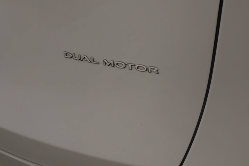 Used 2023 Tesla Model Y AWD image 45