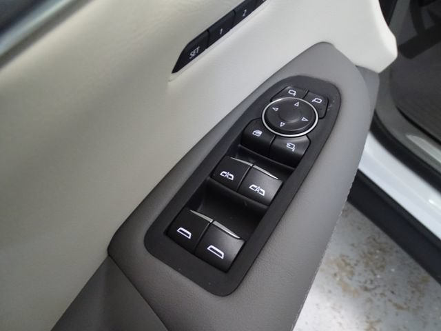 Used 2026 Cadillac XT5 Premium Luxury w/ LPO, Floor Liner Package AWD/4WD image 10