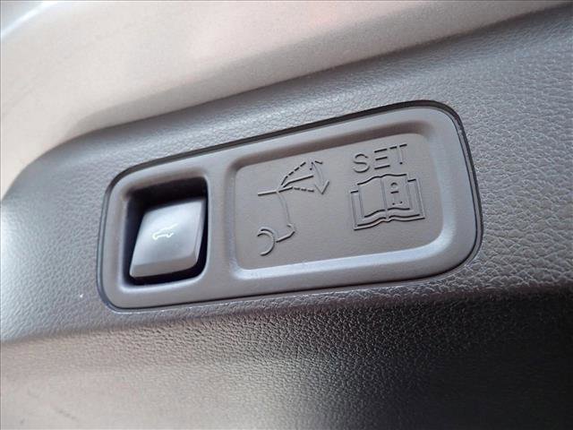 Used 2023 Ford Expedition XLT image 10