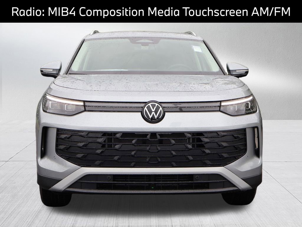 Used 2025 Volkswagen Tiguan S image 3