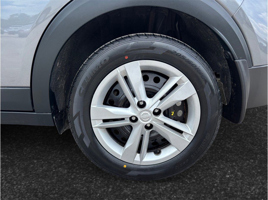 Used 2019 Nissan Kicks S FWD image 13