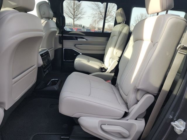 New 2026 Jeep Grand Wagoneer Limited image 22