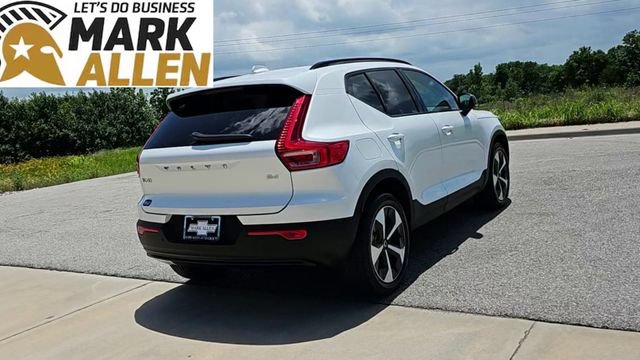 Used 2023 Volvo XC40 B4 Ultimate FWD image 8