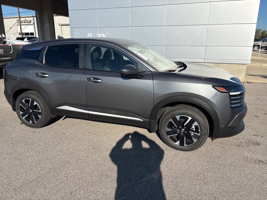 New 2025 Nissan Kicks SV