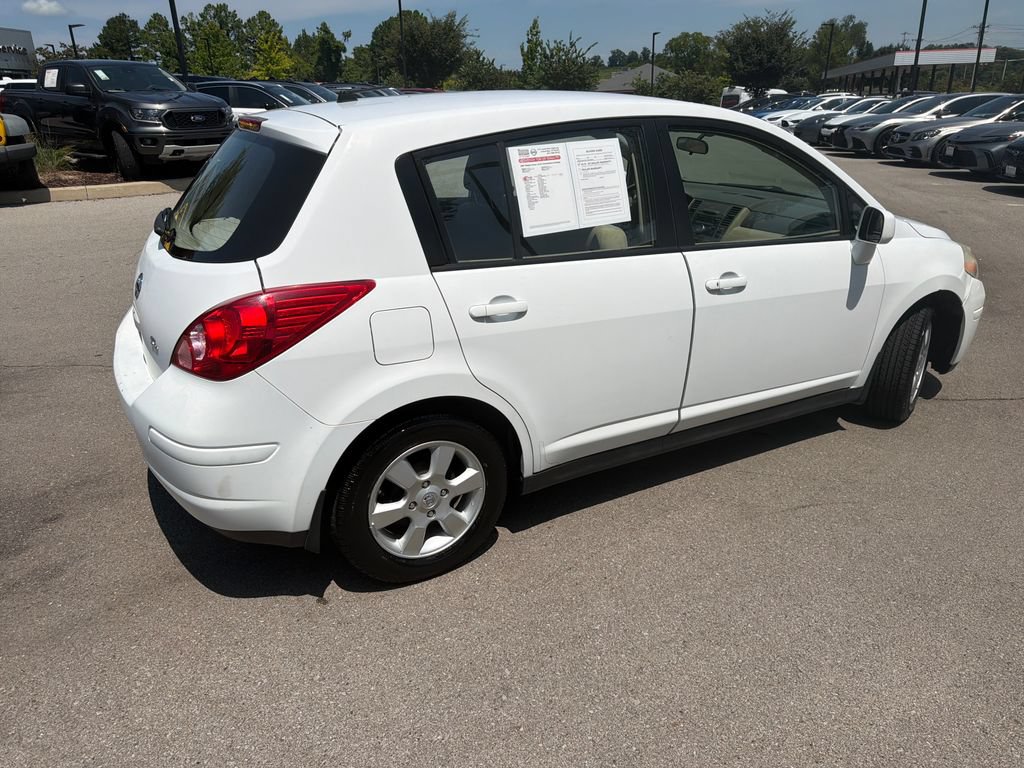 Used 2007 Nissan Versa Hatchback w/ Convenience Pkg FWD image 7