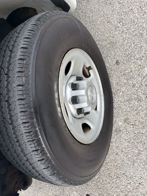 Used 2015 Chevrolet Express 2500 image 8