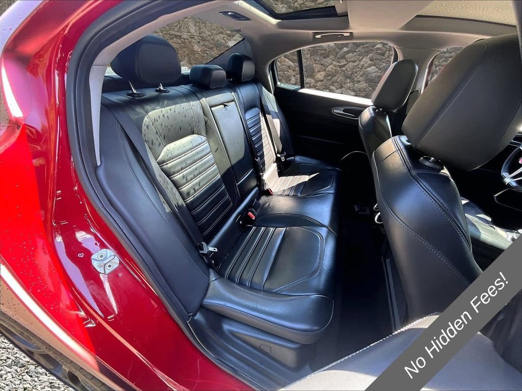 Used 2018 Alfa Romeo Giulia Ti w/ Quick Order Package 22X Lusso AWD/4WD image 23