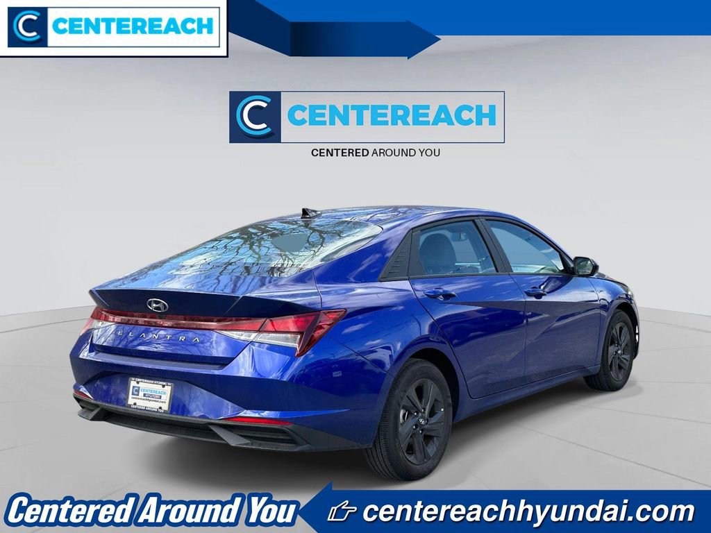 Used 2023 Hyundai Elantra SEL FWD image 4