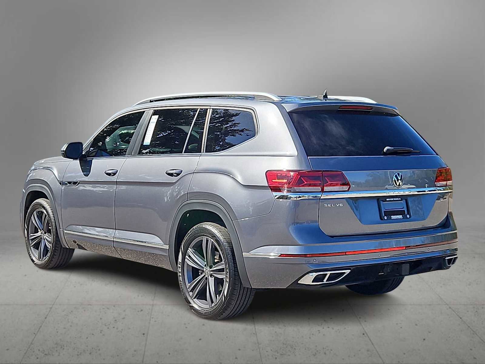 Used 2022 Volkswagen Atlas SEL R-Line image 6