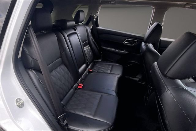 Used 2025 Nissan Rogue Platinum FWD image 25