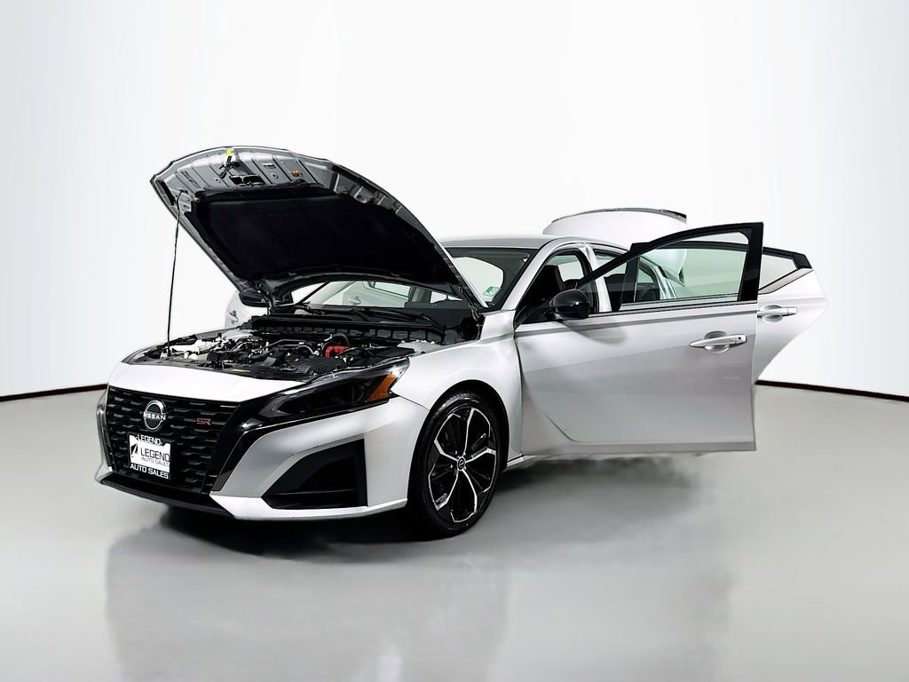 Used 2023 Nissan Altima 2.5 SR image 17