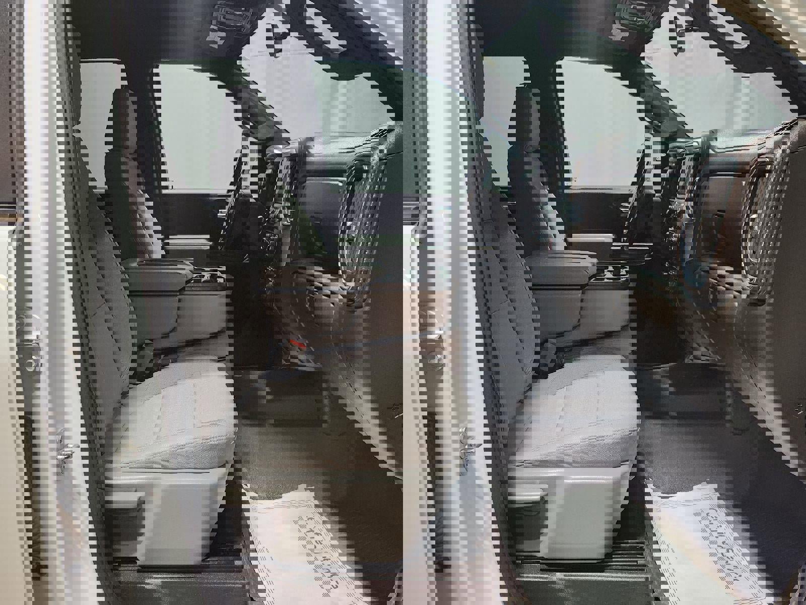 Used 2021 Chevrolet Silverado 3500 LT w/ Convenience Package image 24