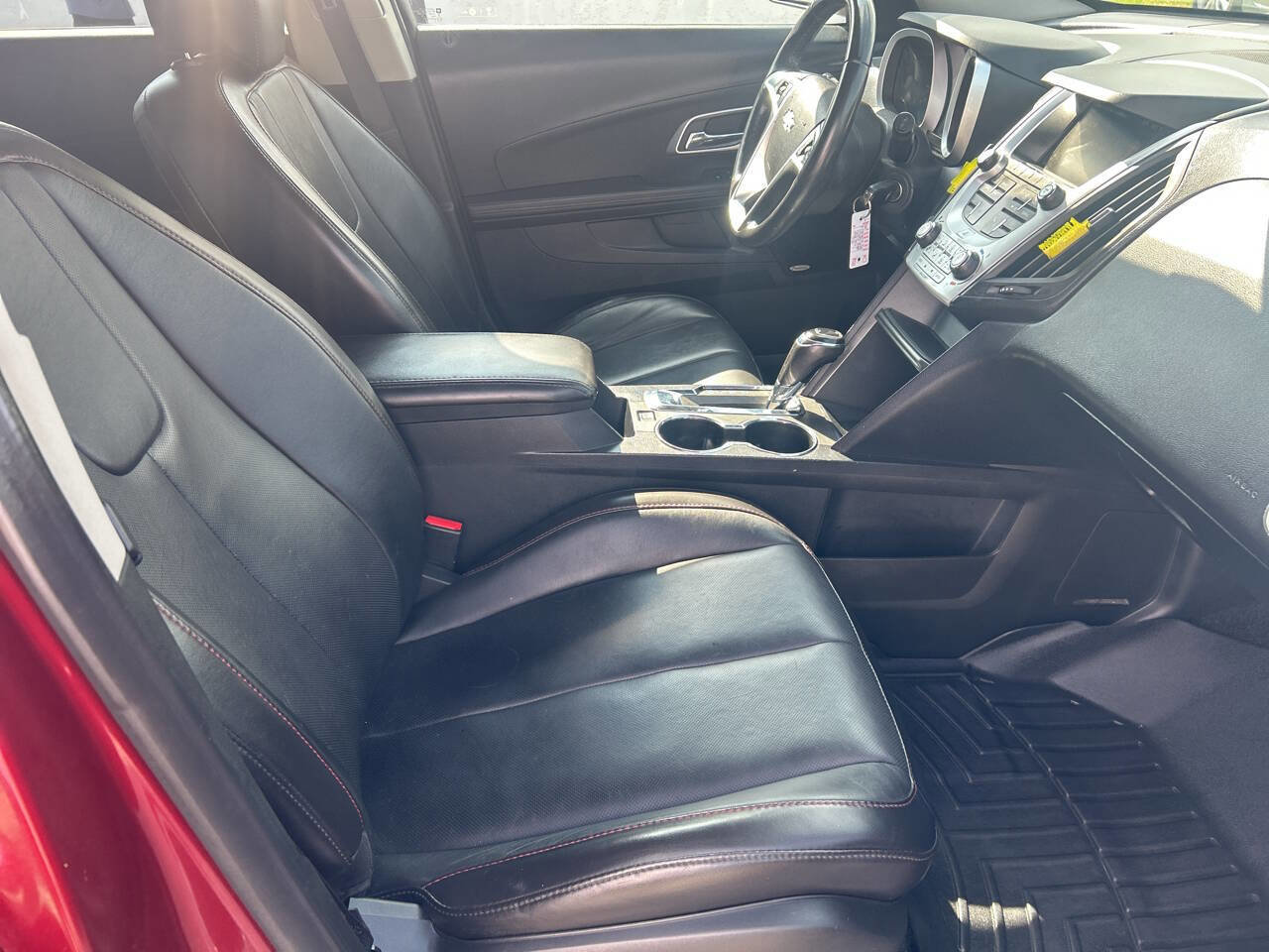 Used 2016 Chevrolet Equinox LTZ w/ Enhanced Convenience Package image 21