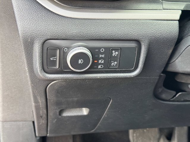 Used 2020 Ford Explorer XLT w/ Equipment Group 202A AWD/4WD image 31