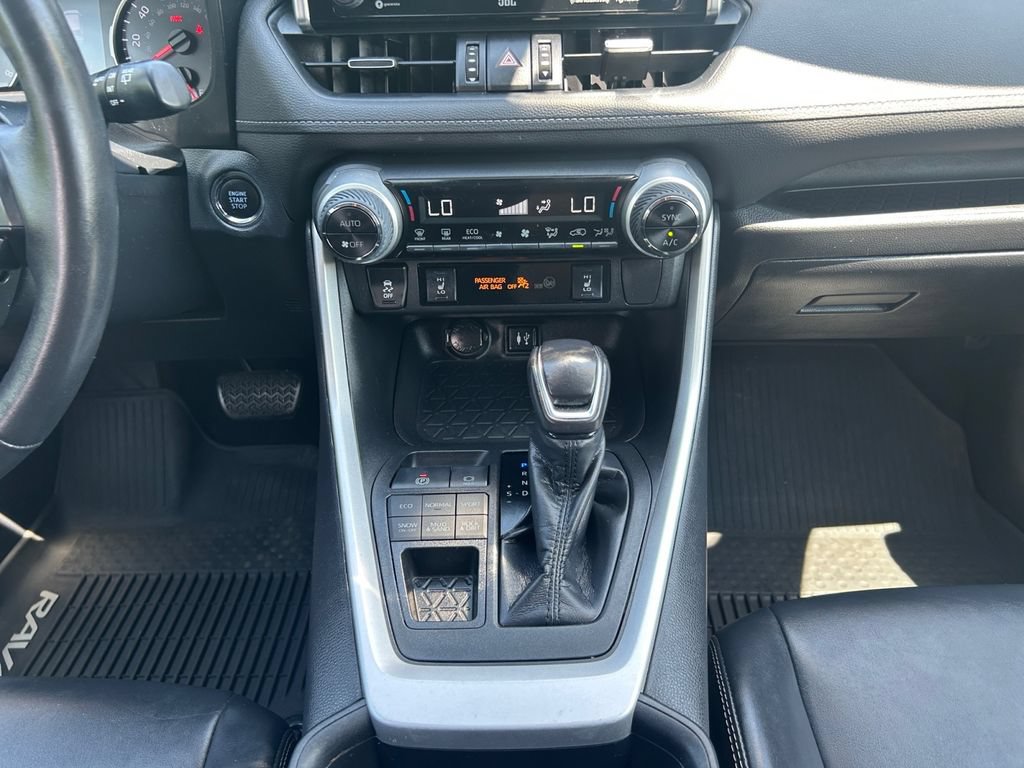 Used 2019 Toyota RAV4 XLE Premium w/ Cold Weather Package AWD/4WD image 15