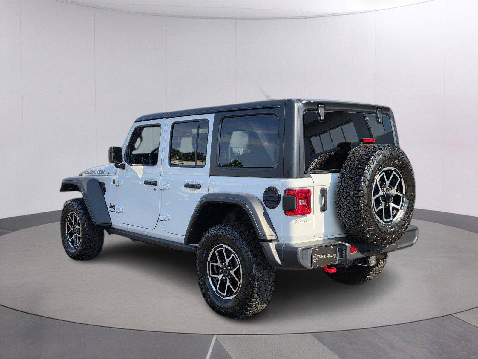 Used 2024 Jeep Wrangler Unlimited Rubicon AWD/4WD image 3