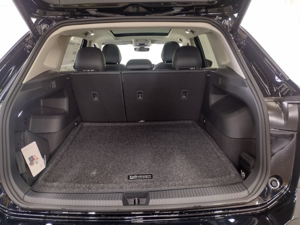 New 2026 Volkswagen Tiguan SE AWD/4WD image 16