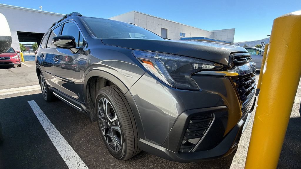 Used 2025 Subaru Ascent Limited AWD/4WD image 1