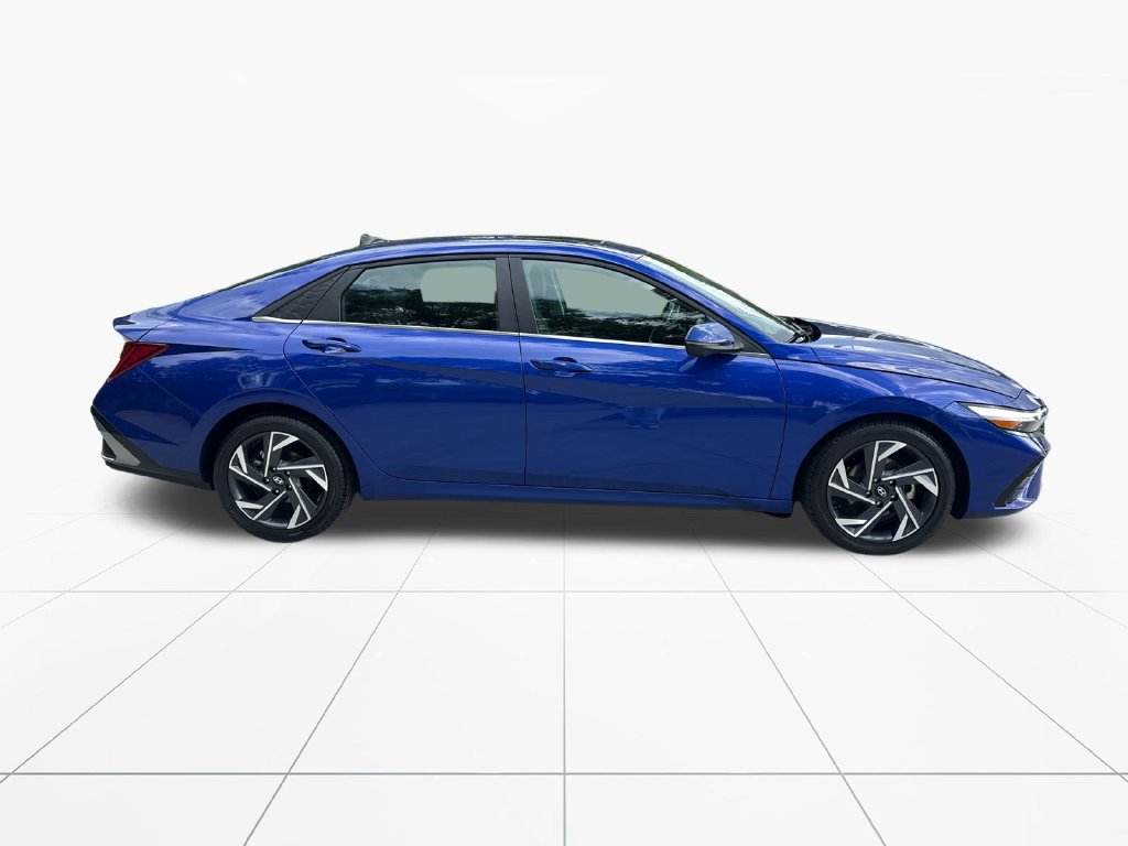 Used 2024 Hyundai Elantra Limited FWD image 9