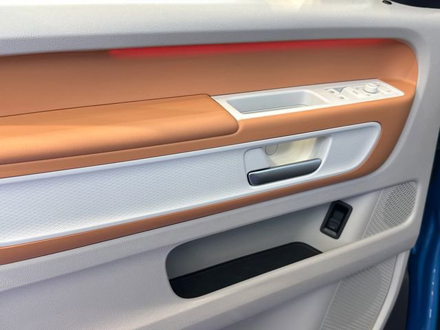 Used 2025 Volkswagen ID. Buzz 1st Edition image 5