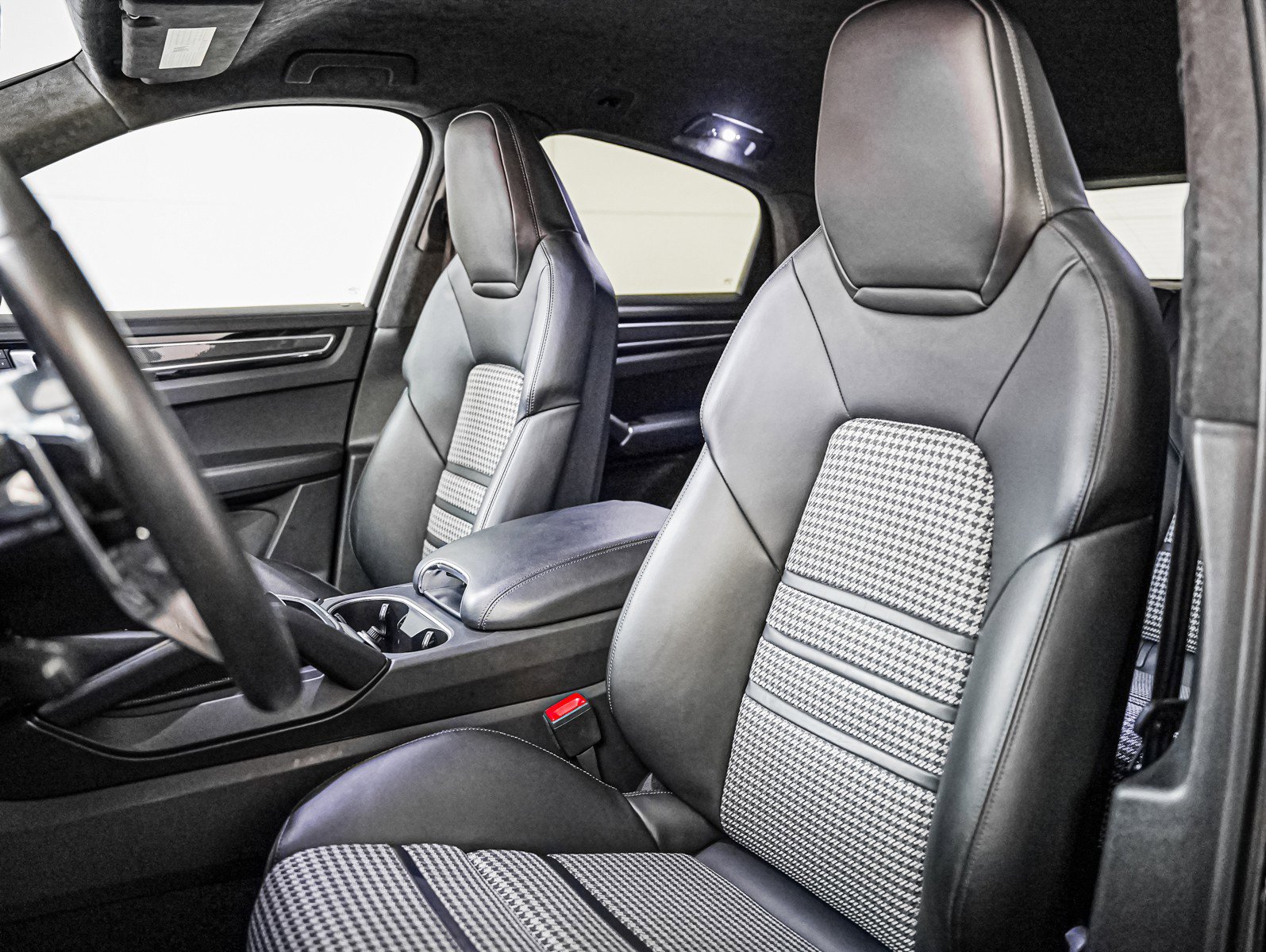 Certified 2023 Porsche Cayenne GTS image 5