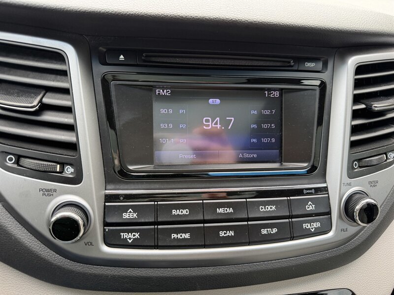 Used 2017 Hyundai Tucson Value AWD/4WD image 19
