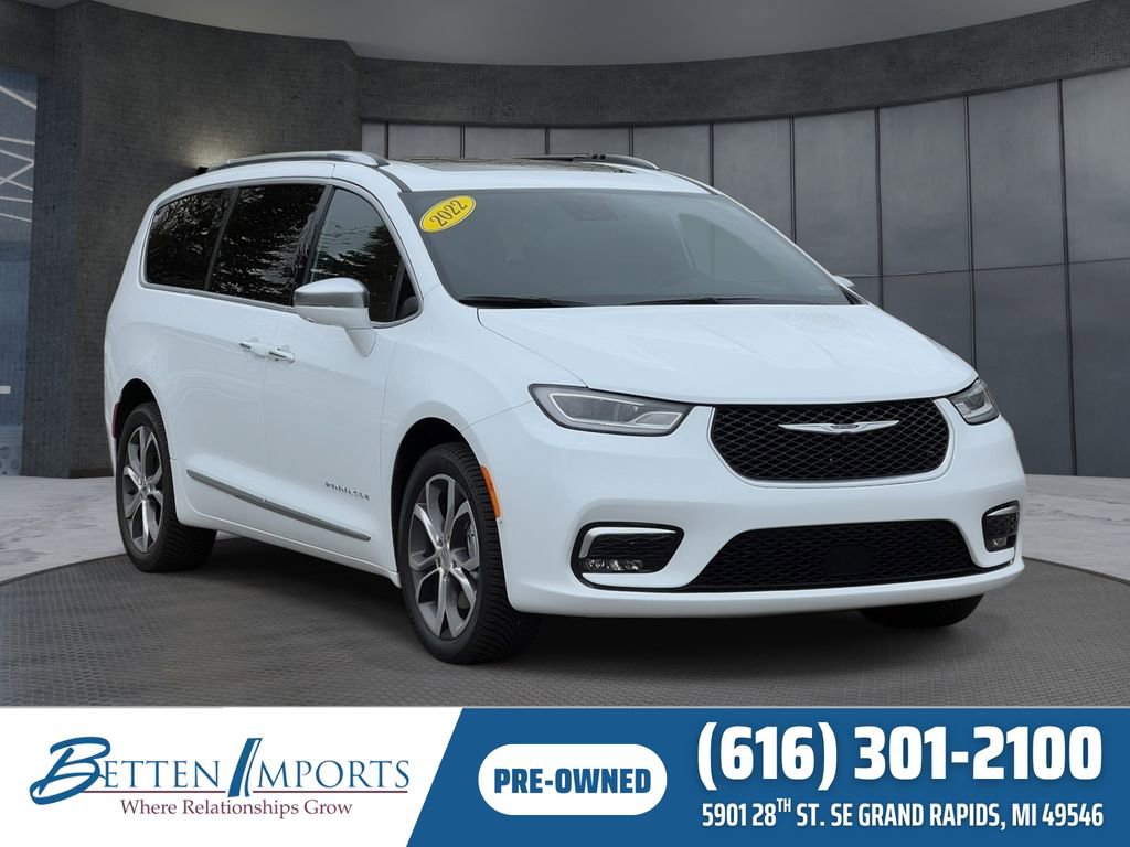 Used 2022 Chrysler Pacifica Pinnacle AWD/4WD image 1
