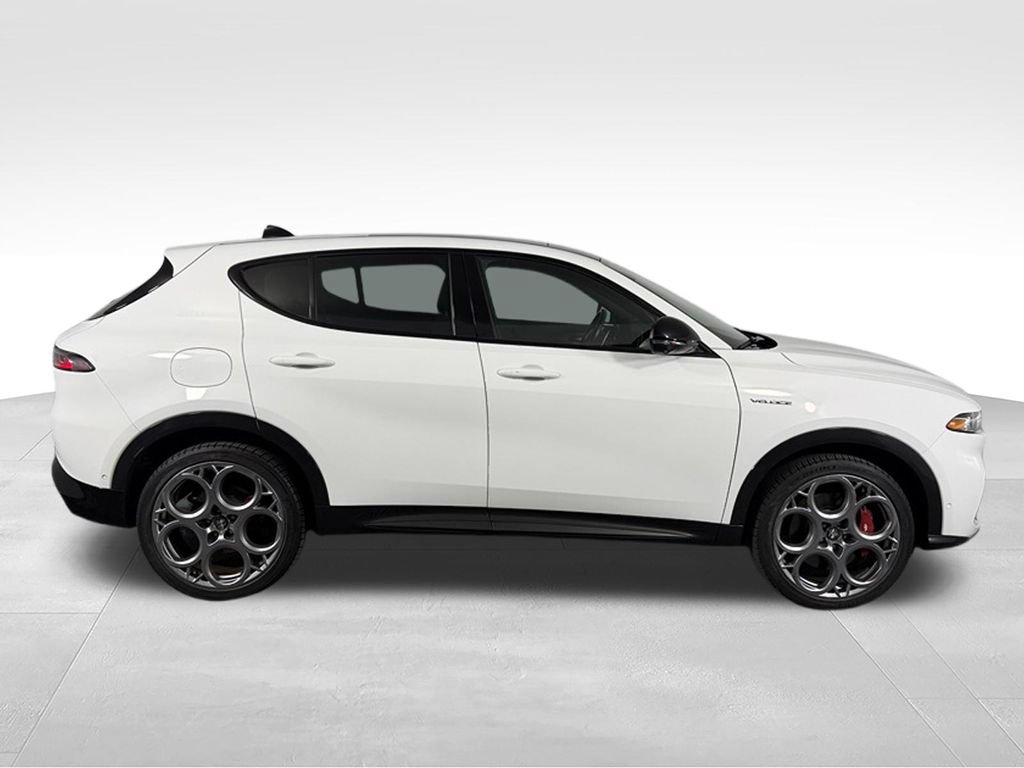 Used 2024 Alfa Romeo Tonale Veloce AWD/4WD image 6