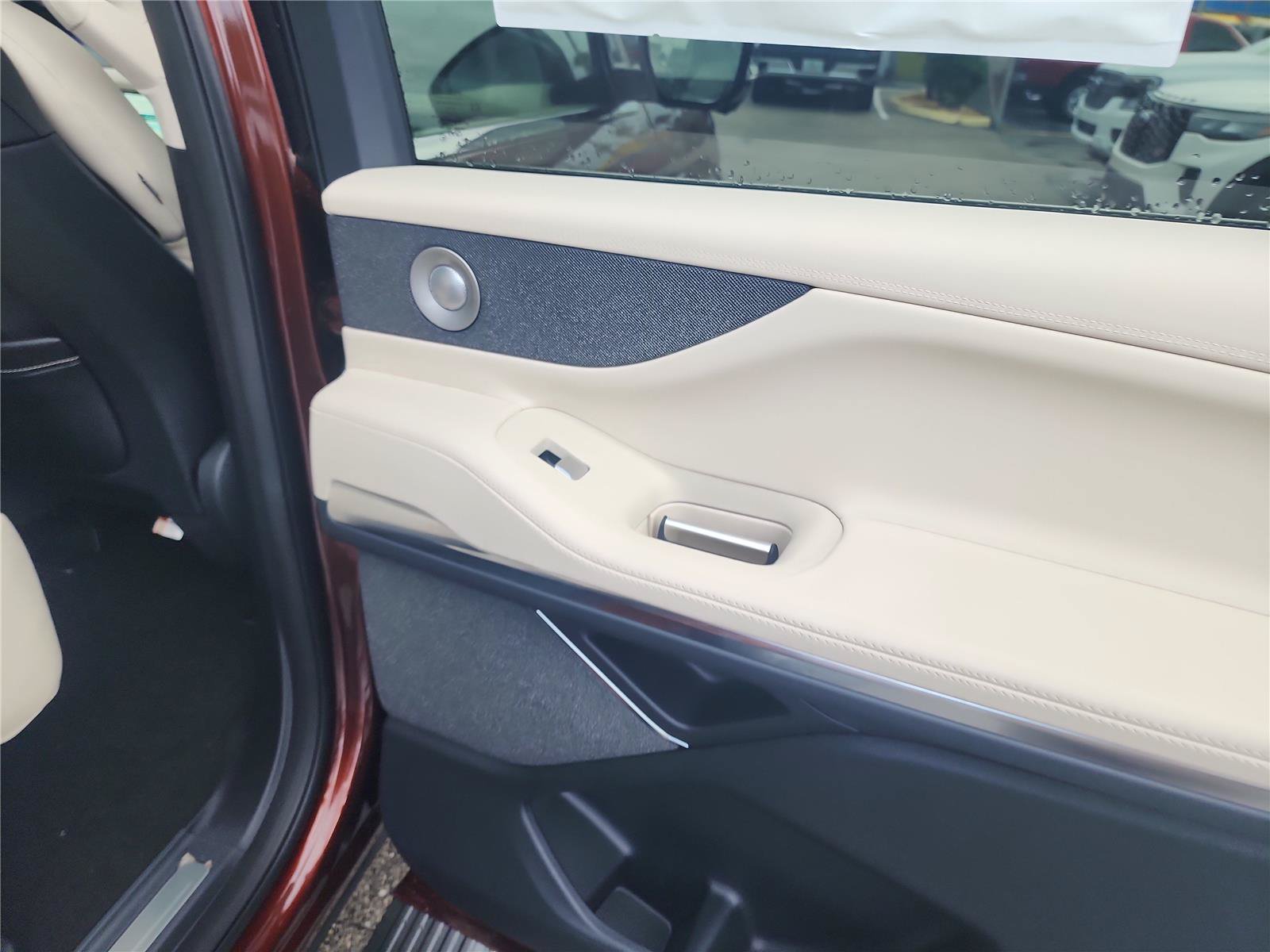 New 2027 Lincoln Navigator Reserve AWD/4WD image 24