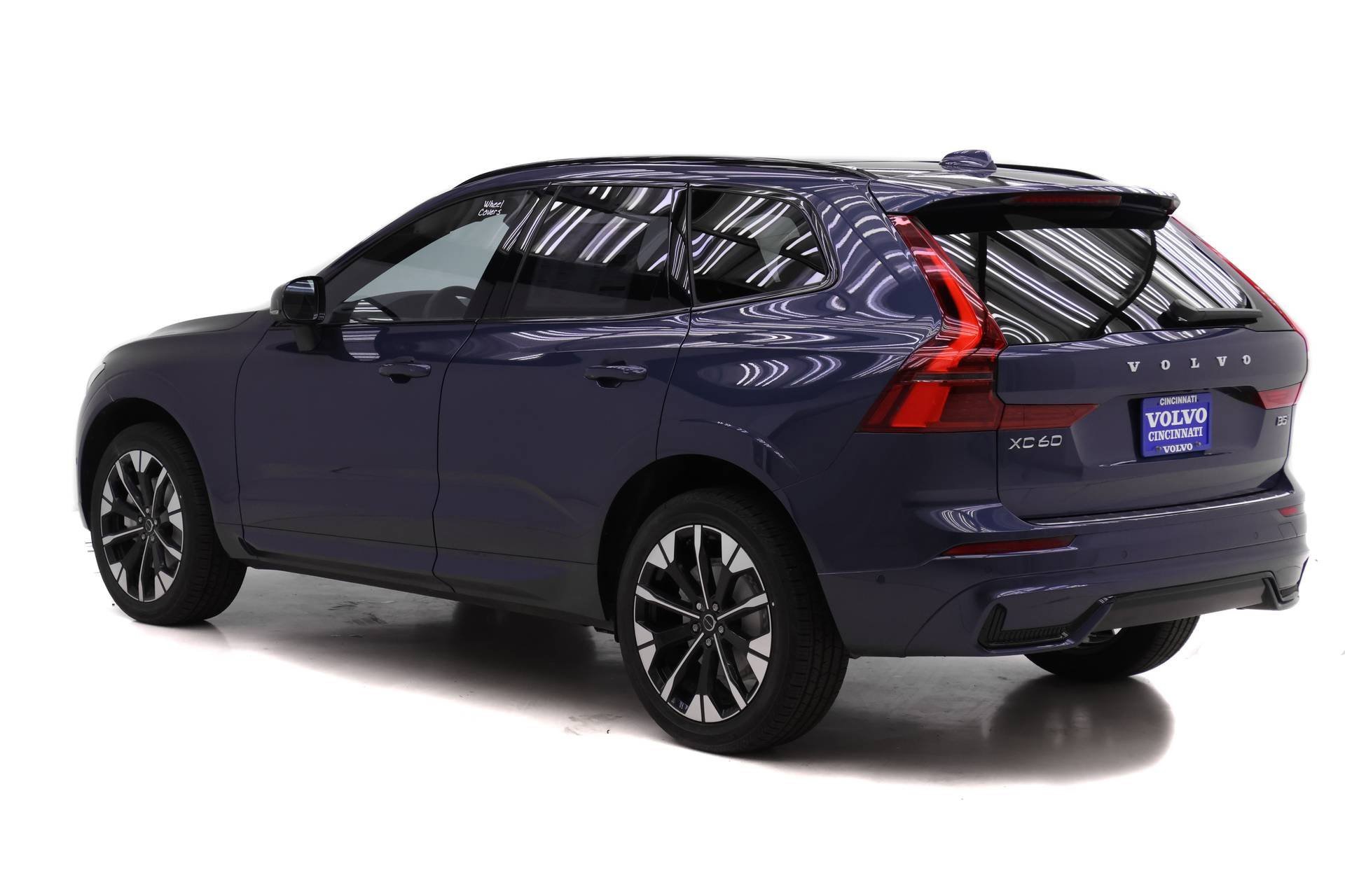 New 2026 Volvo XC60 B5 Plus w/ Protection Package Premier image 4