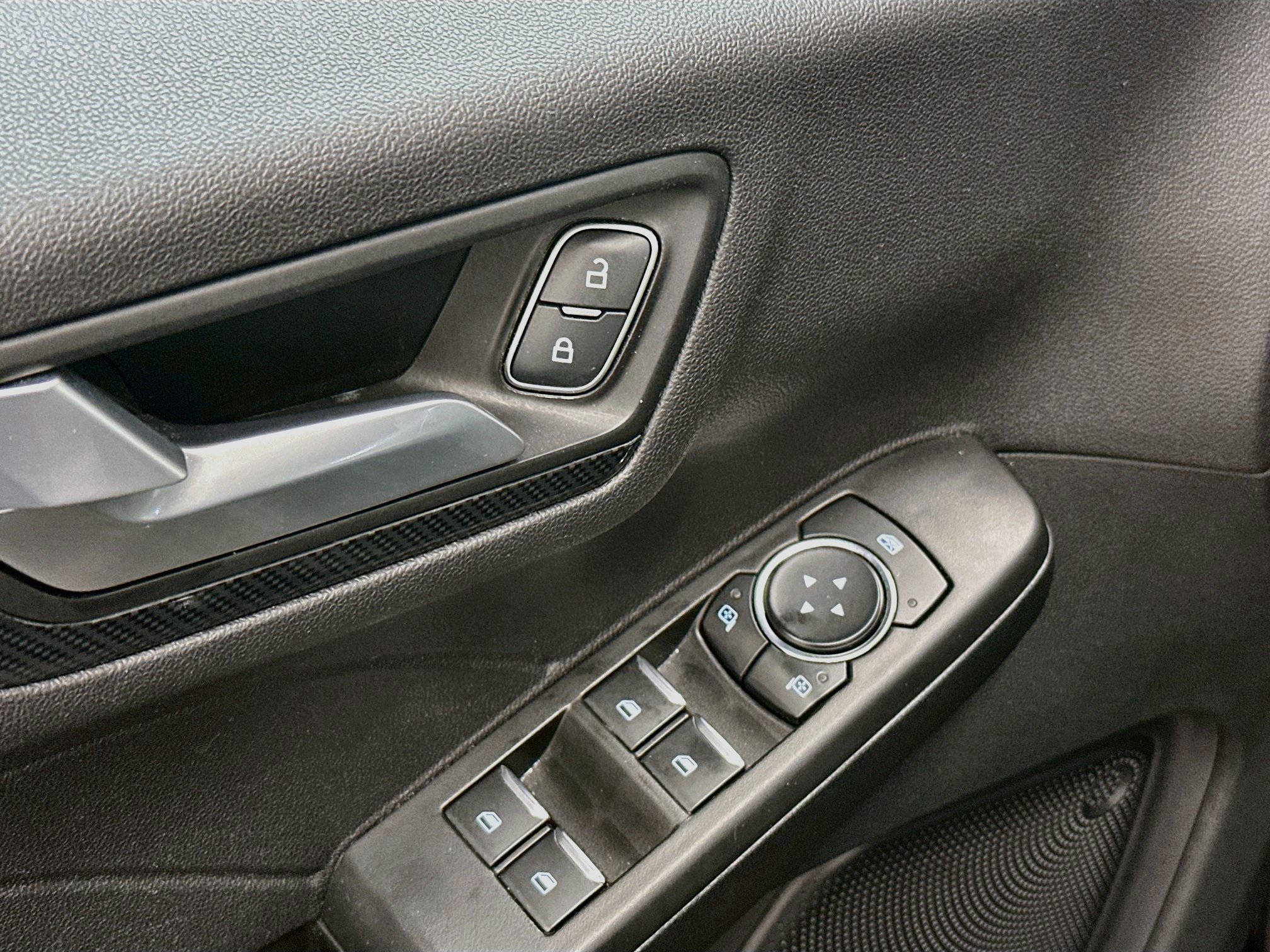 Used 2025 Ford Escape ST-Line Select AWD/4WD image 15