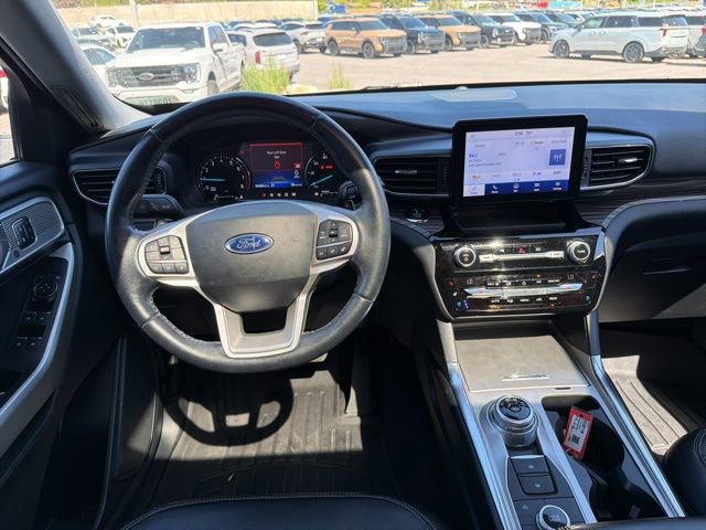 Used 2021 Ford Explorer Limited w/ Equipment Group 301A AWD/4WD image 26