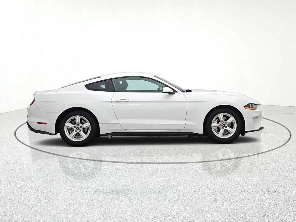 Used 2018 Ford Mustang Coupe RWD image 7