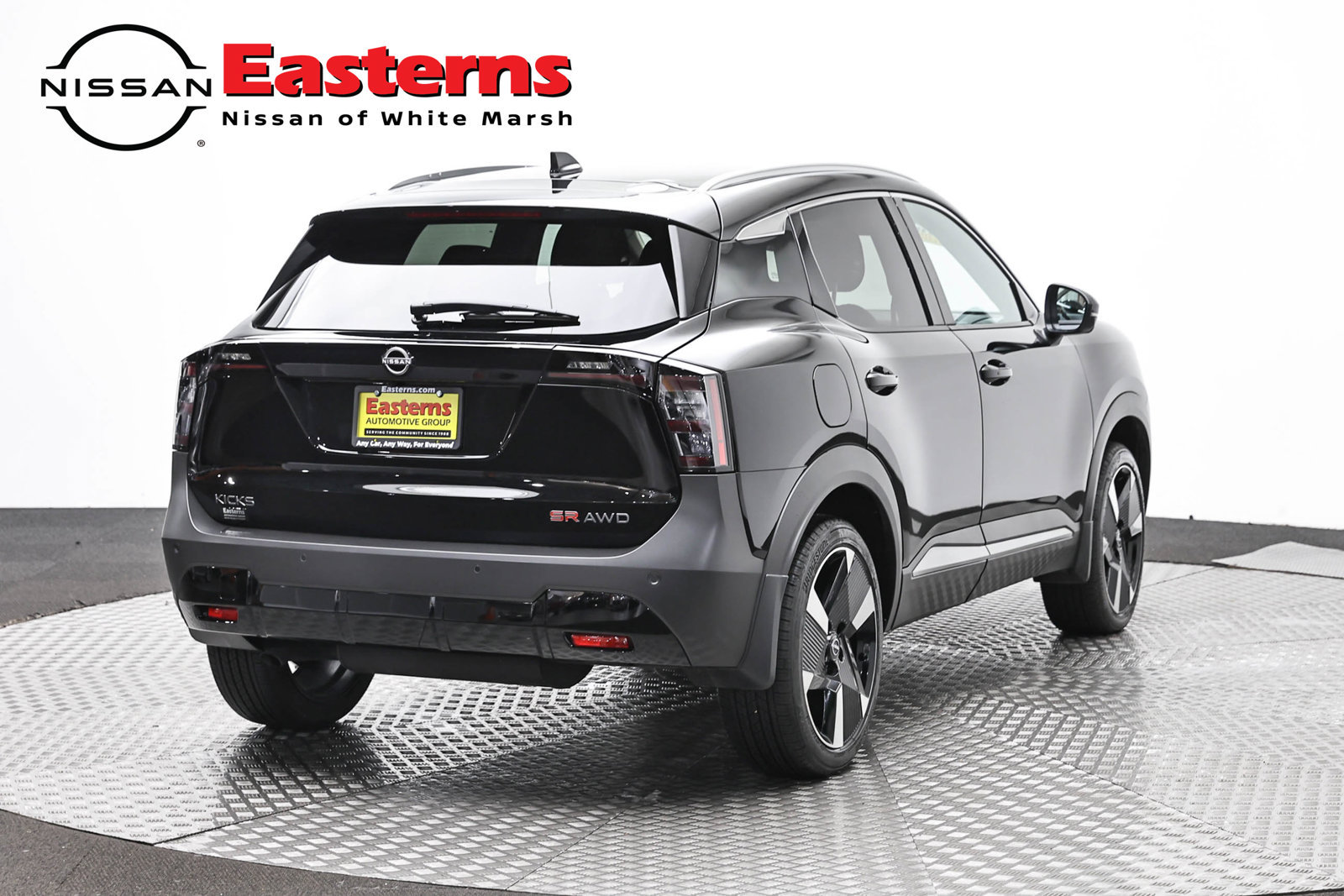 Used 2026 Nissan Kicks SR w/ SR Premium Package AWD/4WD image 5