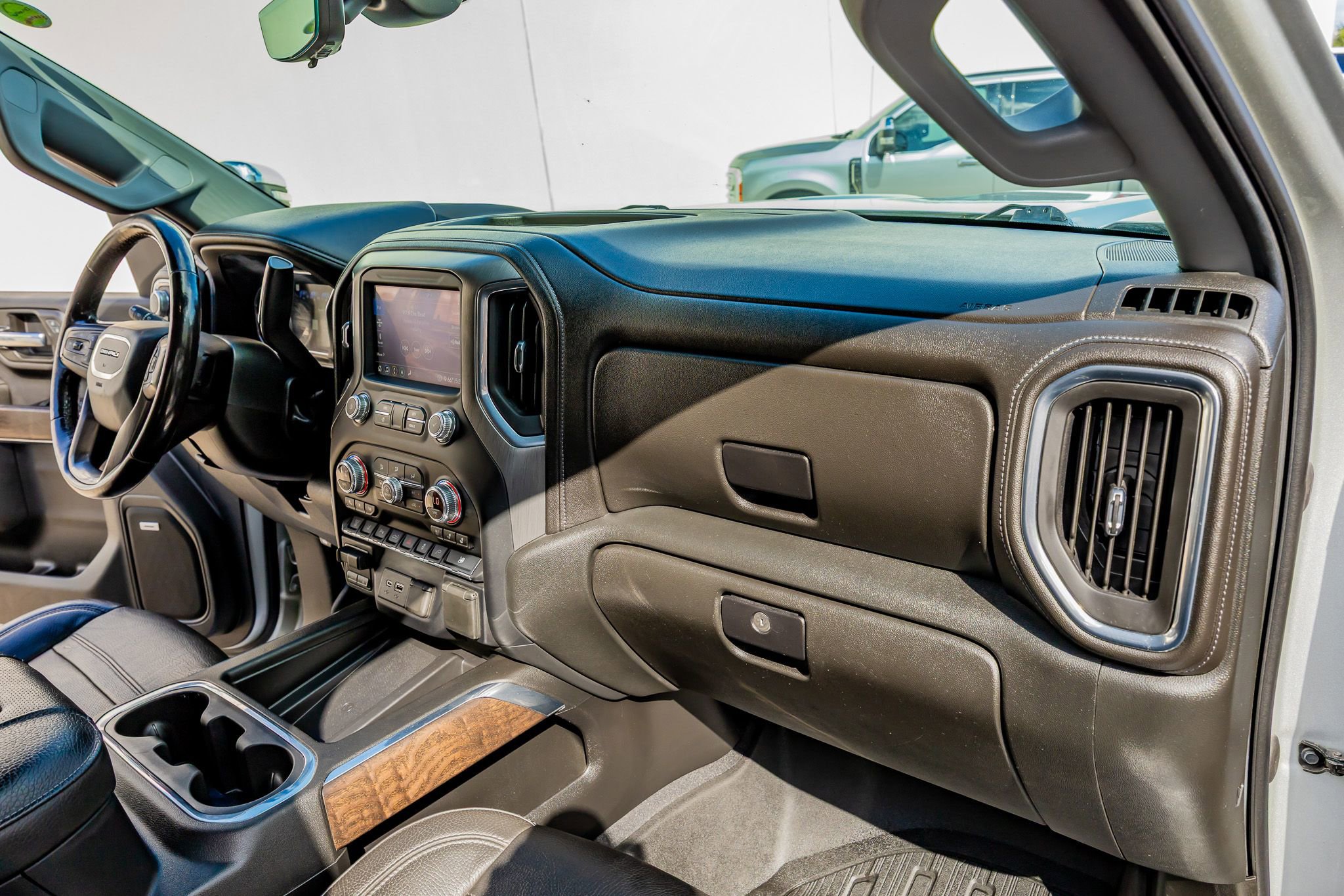 Used 2020 GMC Sierra 3500 Denali w/ Denali Ultimate Package image 18